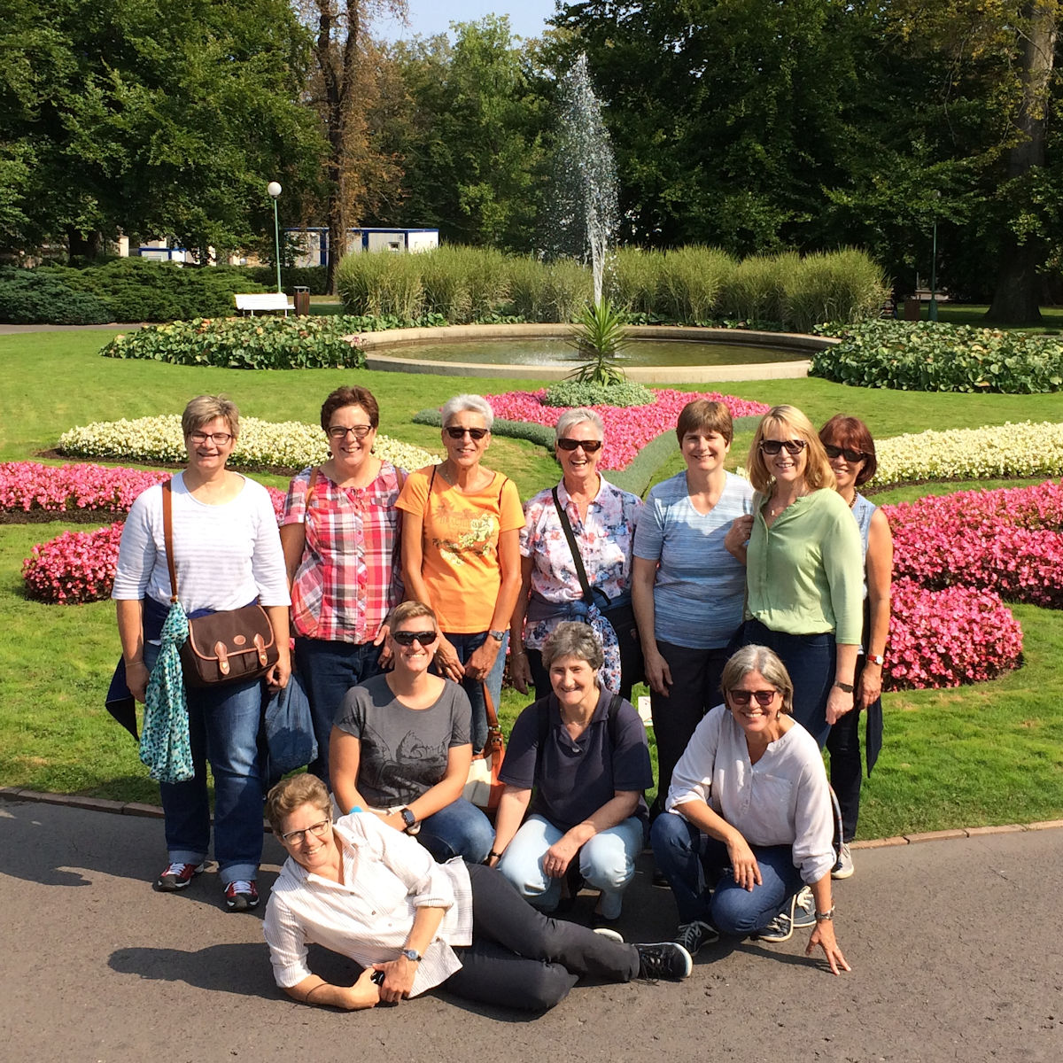 Im Garten der Prager Burg nach dem wir den schönen St. Veits-Dom besichtigt haben. Das Wetter war wunderbar