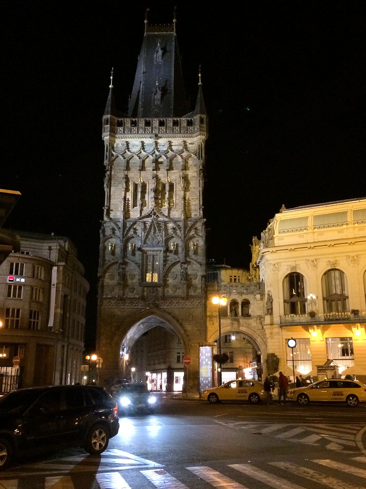 Einige Bilder von schönen Gebäuden, welche optimal beleuchtet wurden.