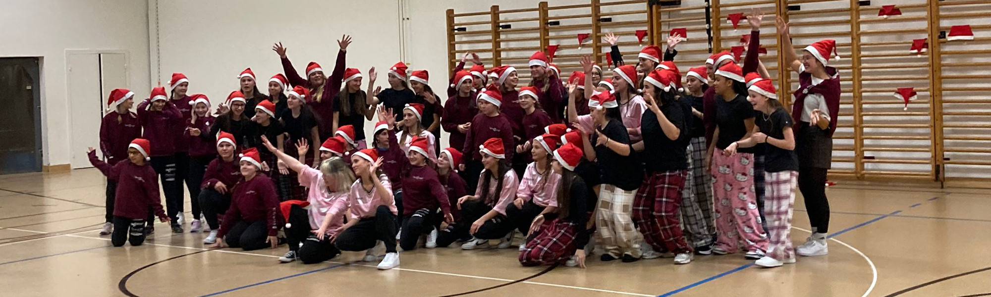 Schlusspose alle MnD-Gruppen (Foto Sr. Agnes)