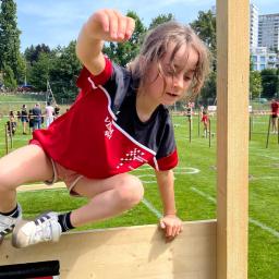 Ziel vom Hindernislauf erreicht