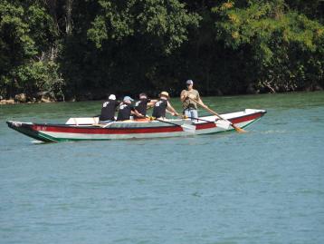Nun kommt das Boot des Teams "Jazz uf em Platz"