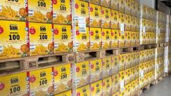 Die Fertigprodukte stehen im Lager