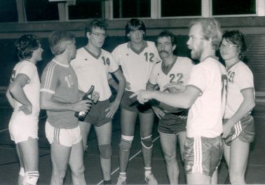 Herren 3 - Saison 1983/84. v.l.n.r.: Jörg Pierren, Jürg Kündig, Heiner Sommer, Rolf Bordt, Urs Burri, Urs Güntensperger, Gregor Schmassmann