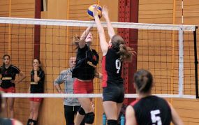 Juniorinnen U15 - Gym Leonhard (10.12.2013)